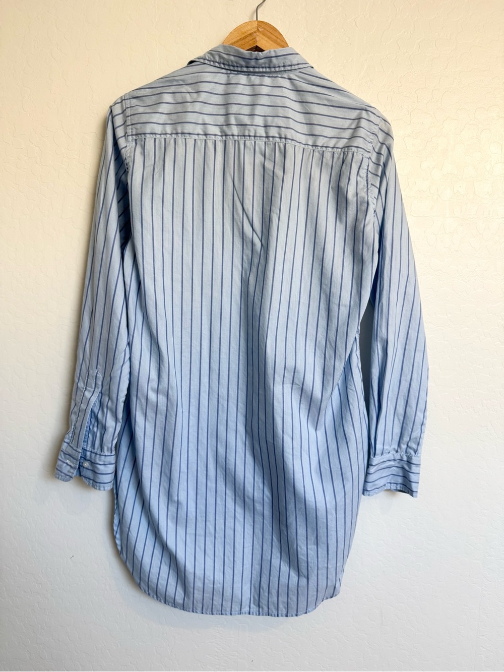 Frank & Eileen Grayson Blue / Navy Striped Shirt Size Small - Picture 3 of 7